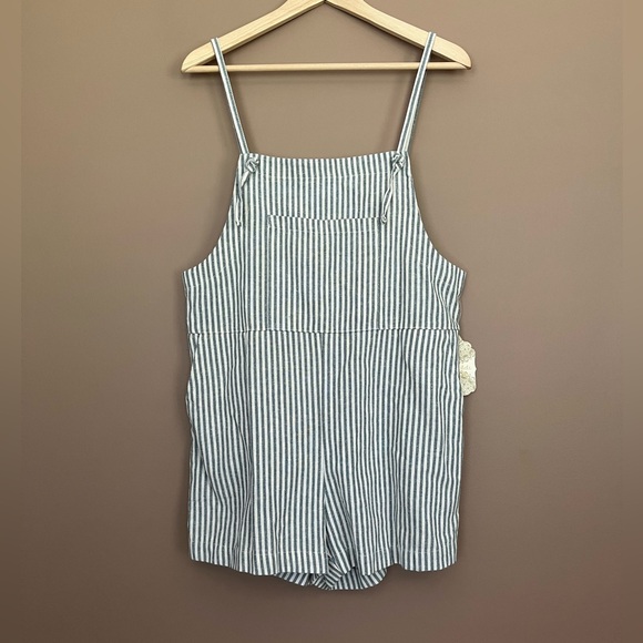 Altar'd State Pants - {Altar'd State} Striped Linen Blend Shortalls Romper in Blue & White - Small